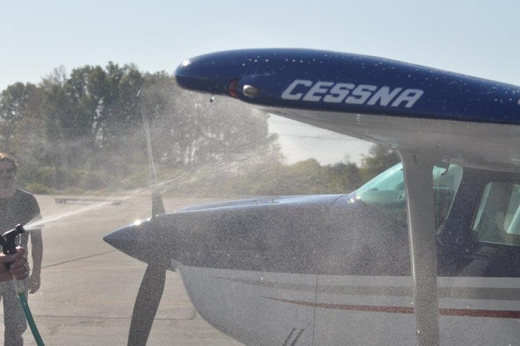 Cessna wing brightwork polishing